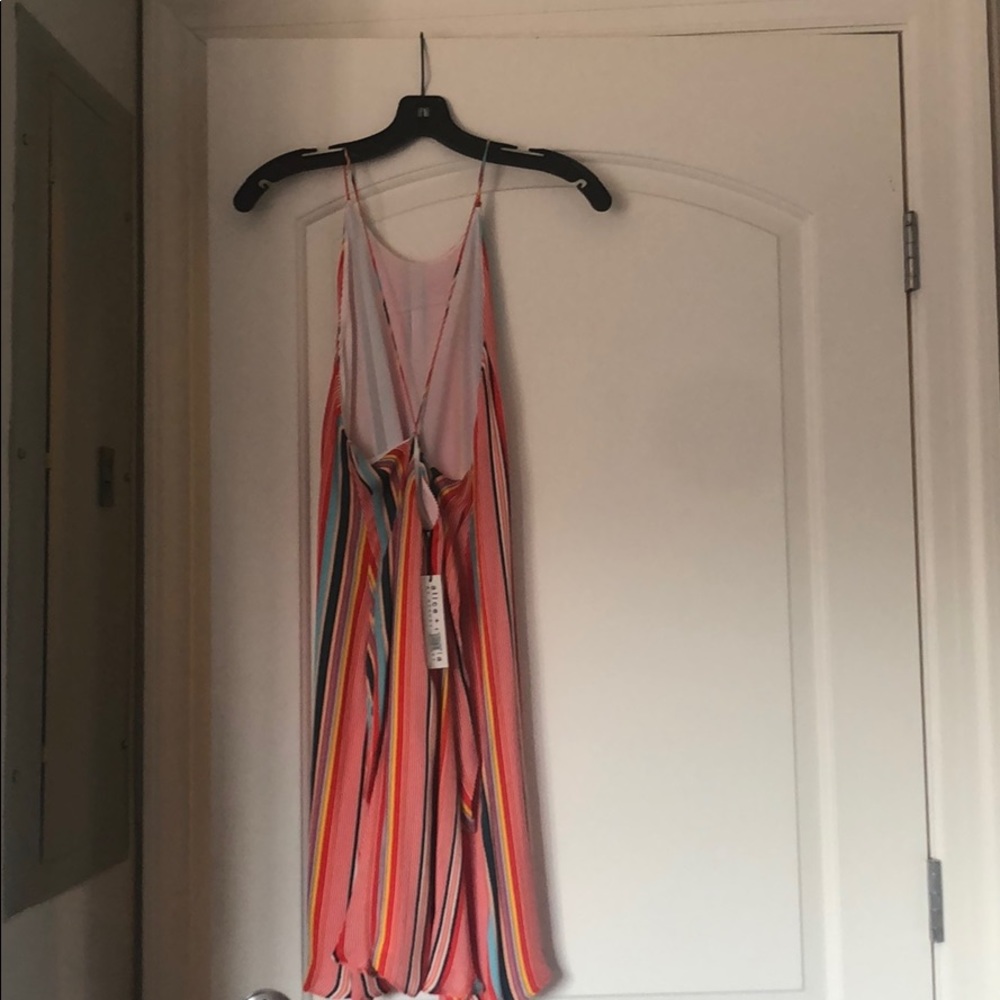 NWT Alice and Olivia Kalia Stripe dress- medium - Picture 4 of 7